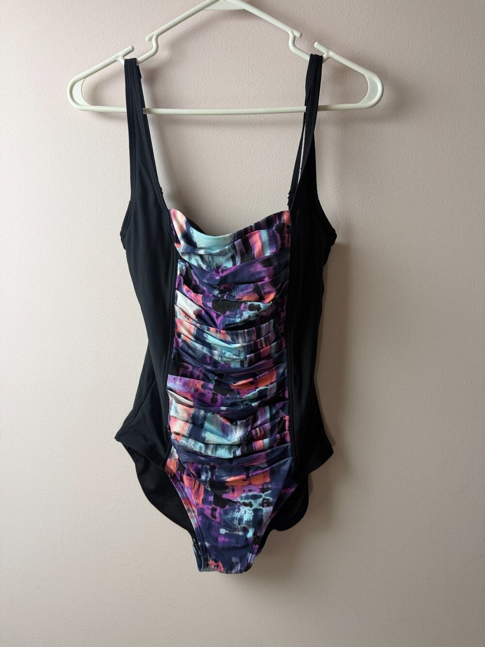 Calvin Klein One Piece Sz 8 Womans Swimsuit - Black/MultiColor - Slimming